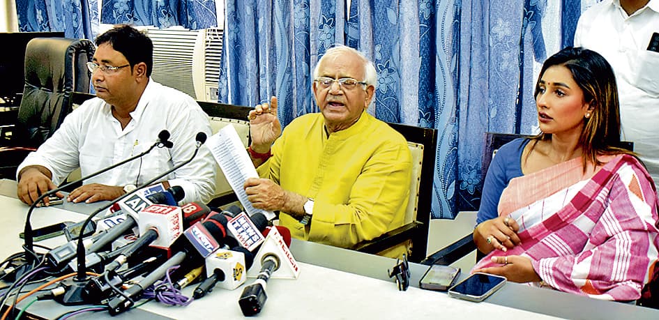 मियाद पूरी कर चुकी स्टैंडिंग कमेटी के विस्तार के लिए विशेष सत्र