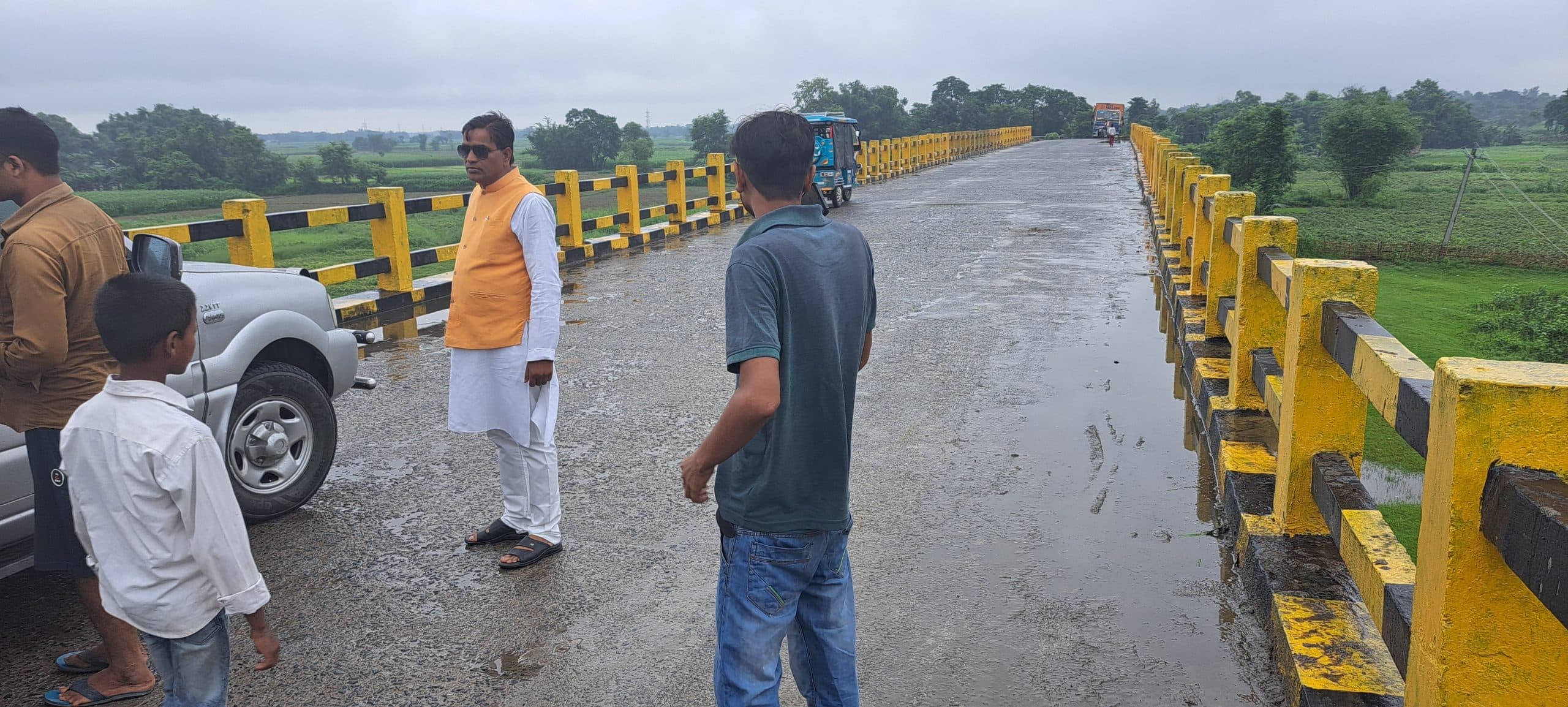 पुल का बीम क्रेक, लोग भयभीत, 13 साल पहले हुआ था निर्माण