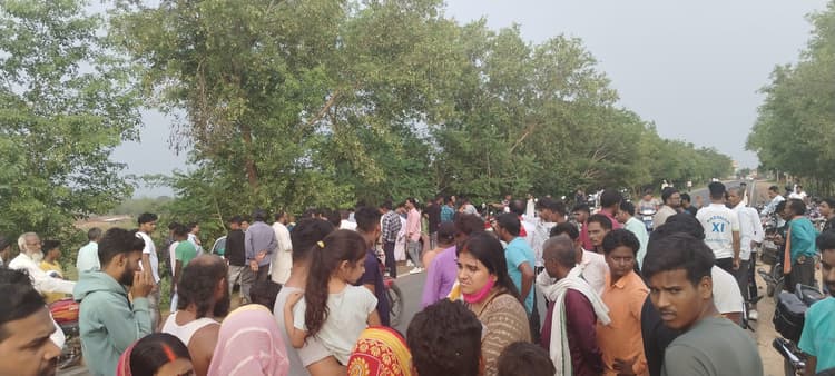 सड़क हादसे में बाइक सवार युवक जख्मी