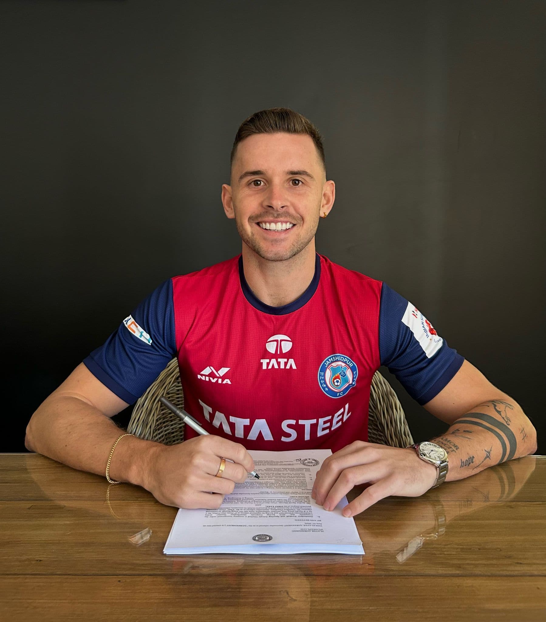 जेएफसी ने मरे से 1.10 करोड़ में किया अनुबंध