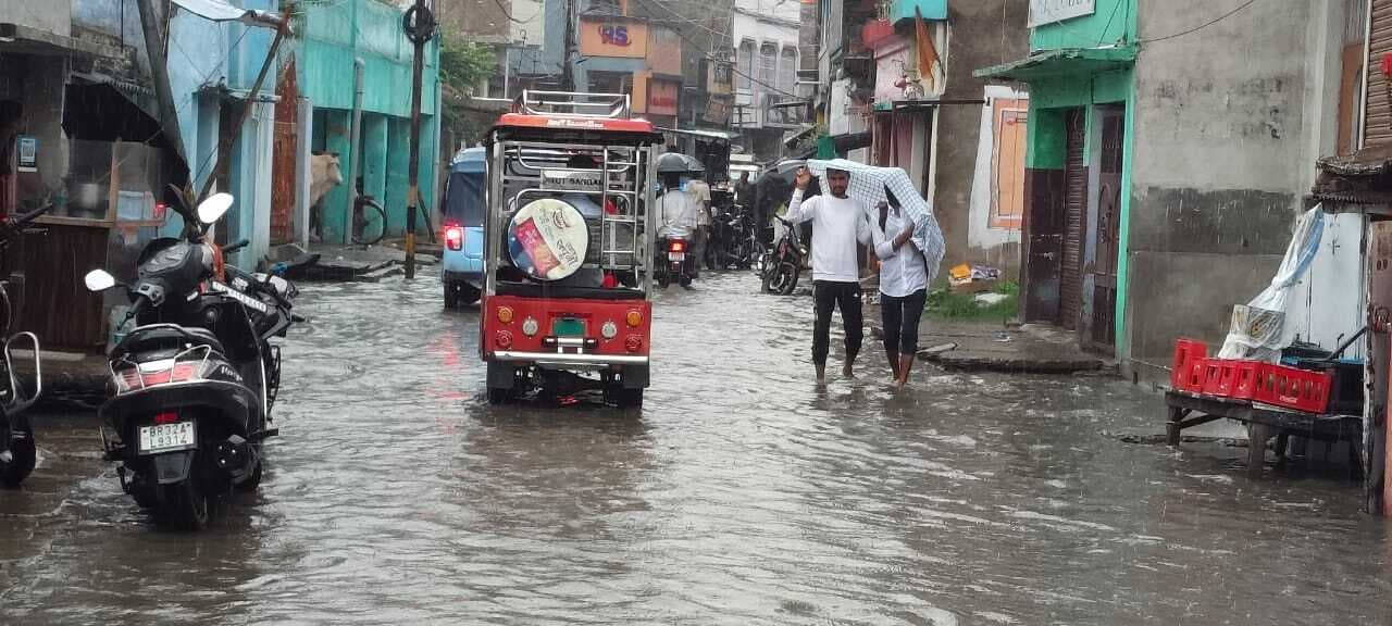माॅनसून की बारिश से शहर में जलजमाव