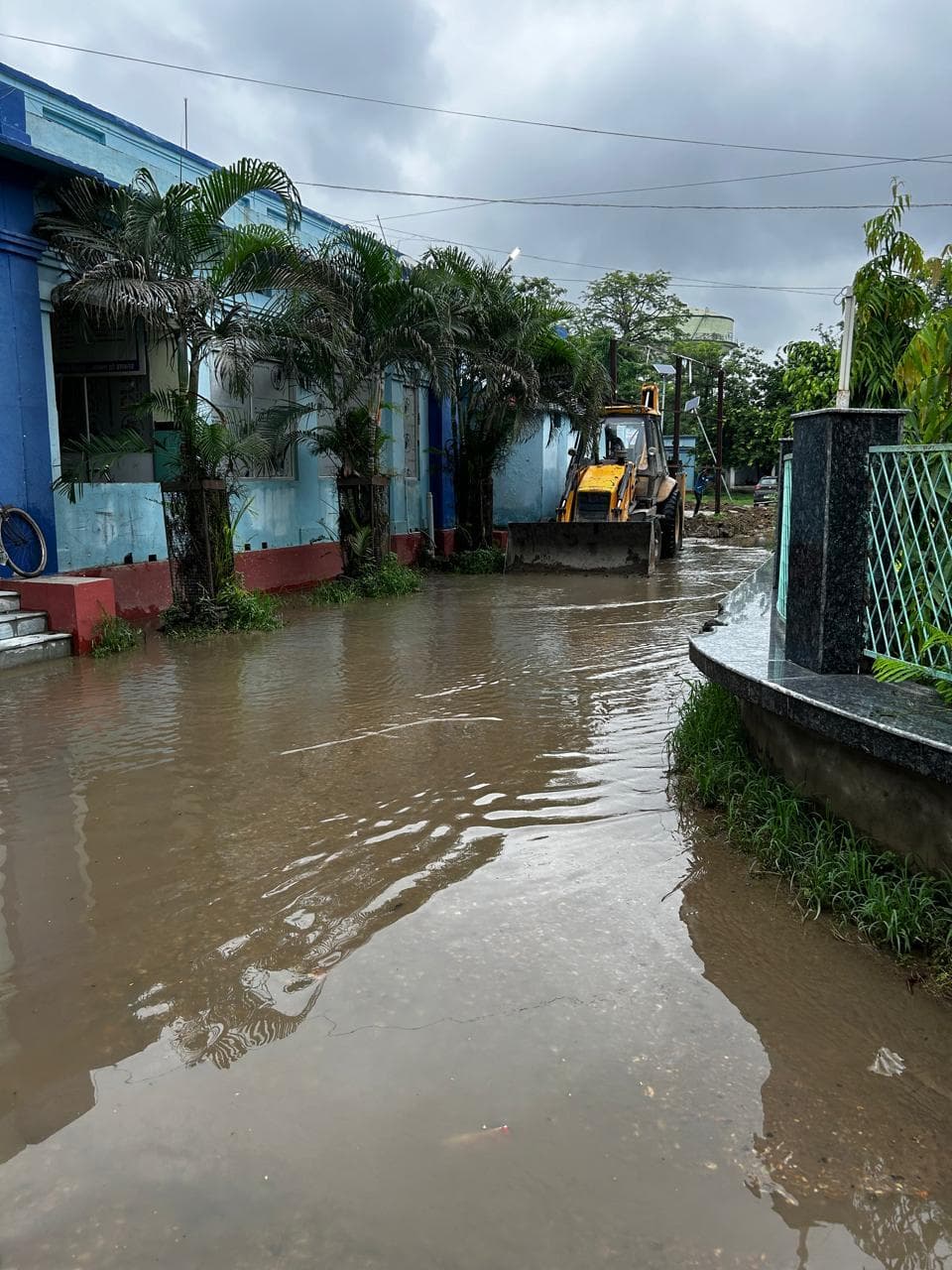 सदर अस्पताल व डाक अधीक्षक कार्यालय तालाब में हुआ तब्दील