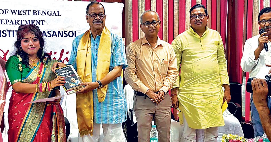 एचआरडीएलडब्ल्यू के पीजी विद्यार्थियों को बांटी डिग्री