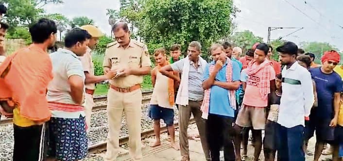 कर्ज के दबाव में बुजुर्ग दंपती ने की आत्महत्या