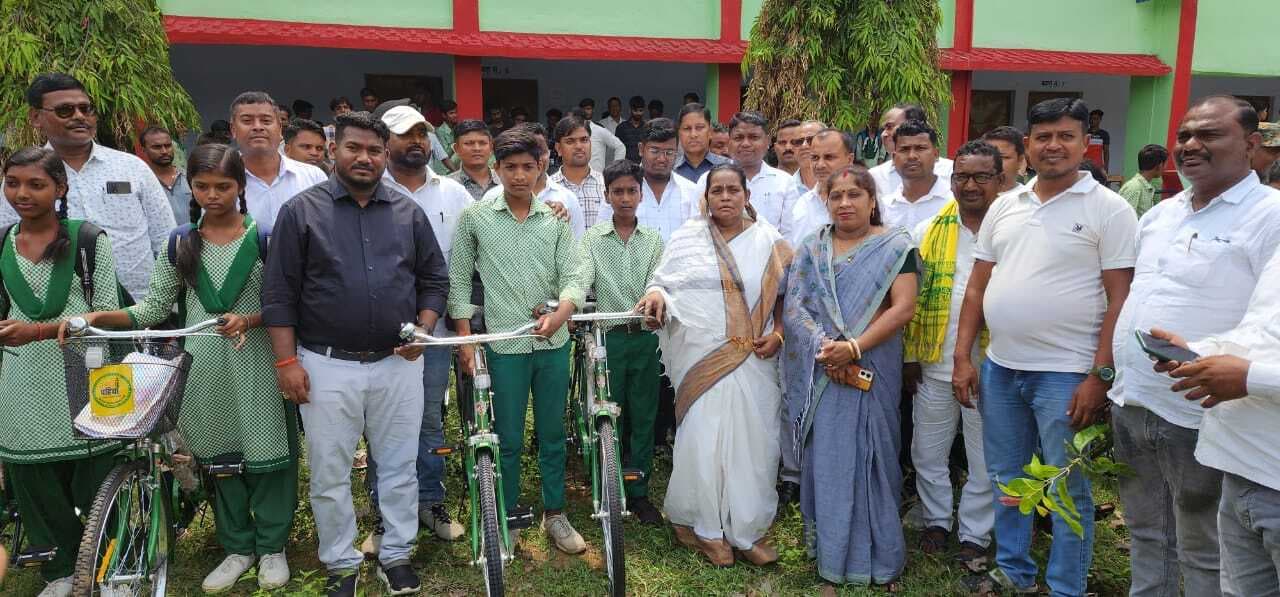 पढ़ाई कर क्षेत्र का नाम रौशन करे बेटियां : बेबी देवी