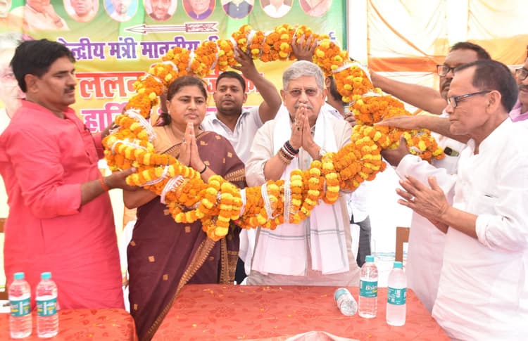 आज थम जायेगा चुनाव प्रचार का शोर, एनडीए व महागठबंधन के नेताओं के बीच मचा घमासान