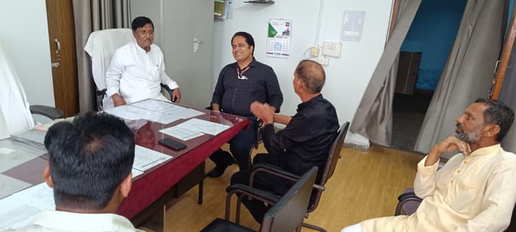 विधायक ने की प्रखंड की योजनाओं की समीक्षा