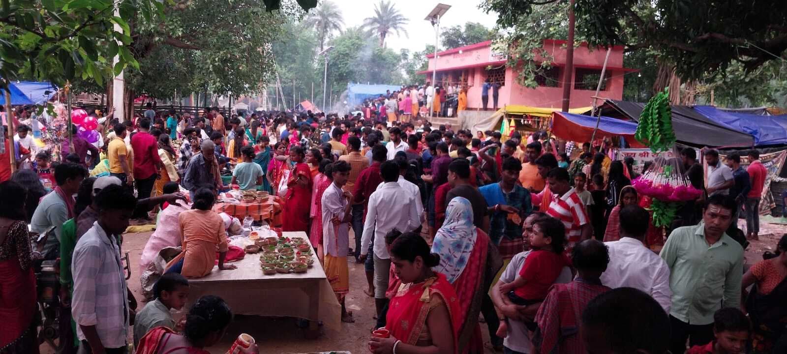 सूखजोरा नाग मंदिर में 40 हजार से अधिक भक्तों ने की पूजा अर्चना