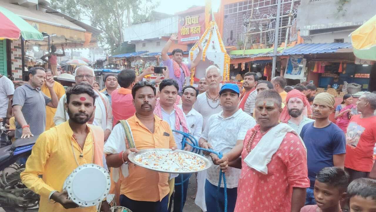 बासुकिनाथ मंदिर से भगवान जगन्नाथ का रथ सज धज कर निकली, रथ खींचने से मनुष्य को मिलती है मुक्ति