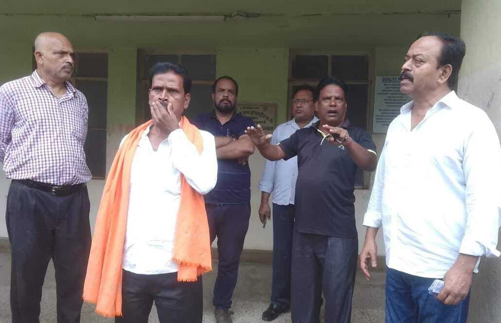 ला-ओपाला ने मधुपुर का ओपल डिवीजन कारखाना किया बंद, कामगारों में आक्रोश