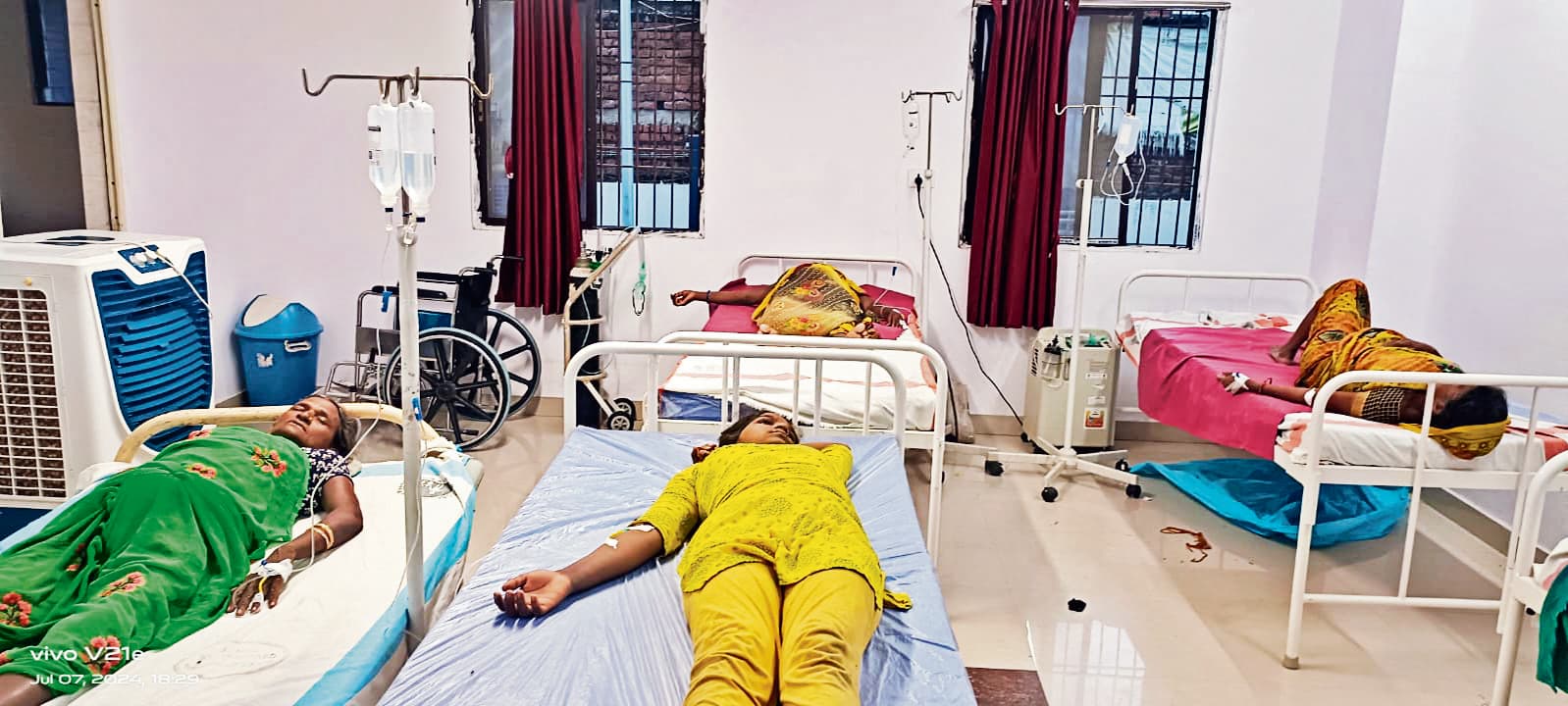 वज्रपात की जद में आने से महिला की मौत, आठ जख्मी