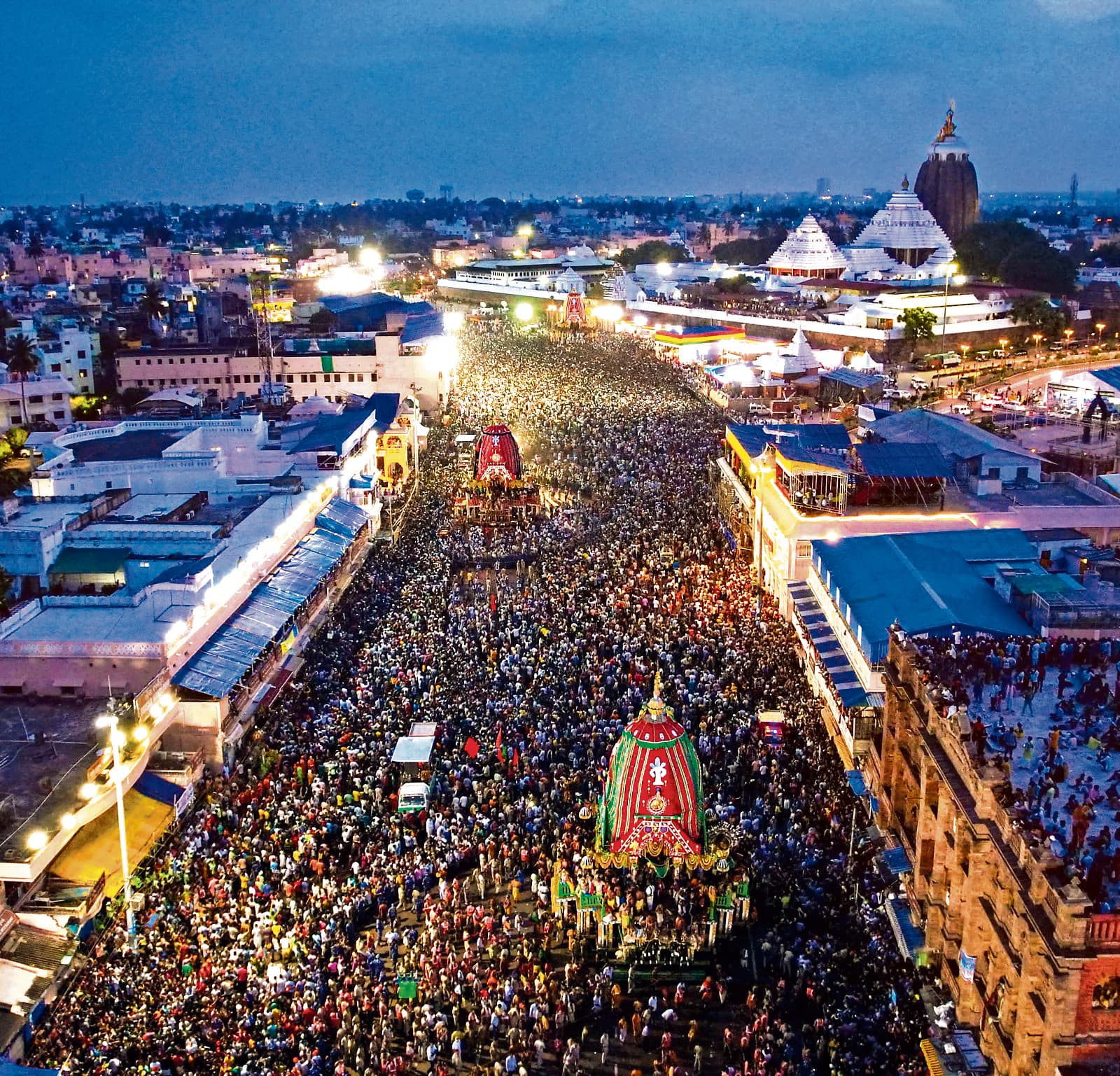 पुरी : श्रीमंदिर से रवाना हुए महाप्रभु, आज पहुंचेंगे मौसीबाड़ी