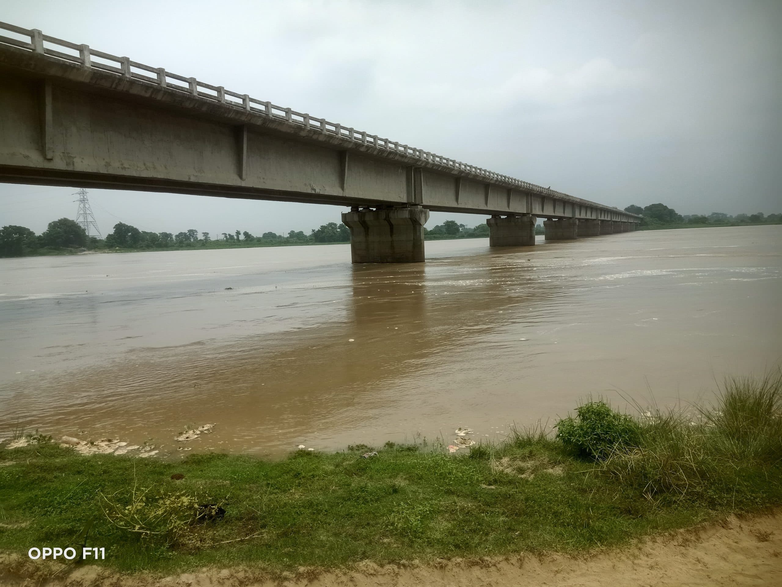 महानंदा नदी उफान पर, वार्निंग लेवल से ऊपर पहुंचा जलस्तर