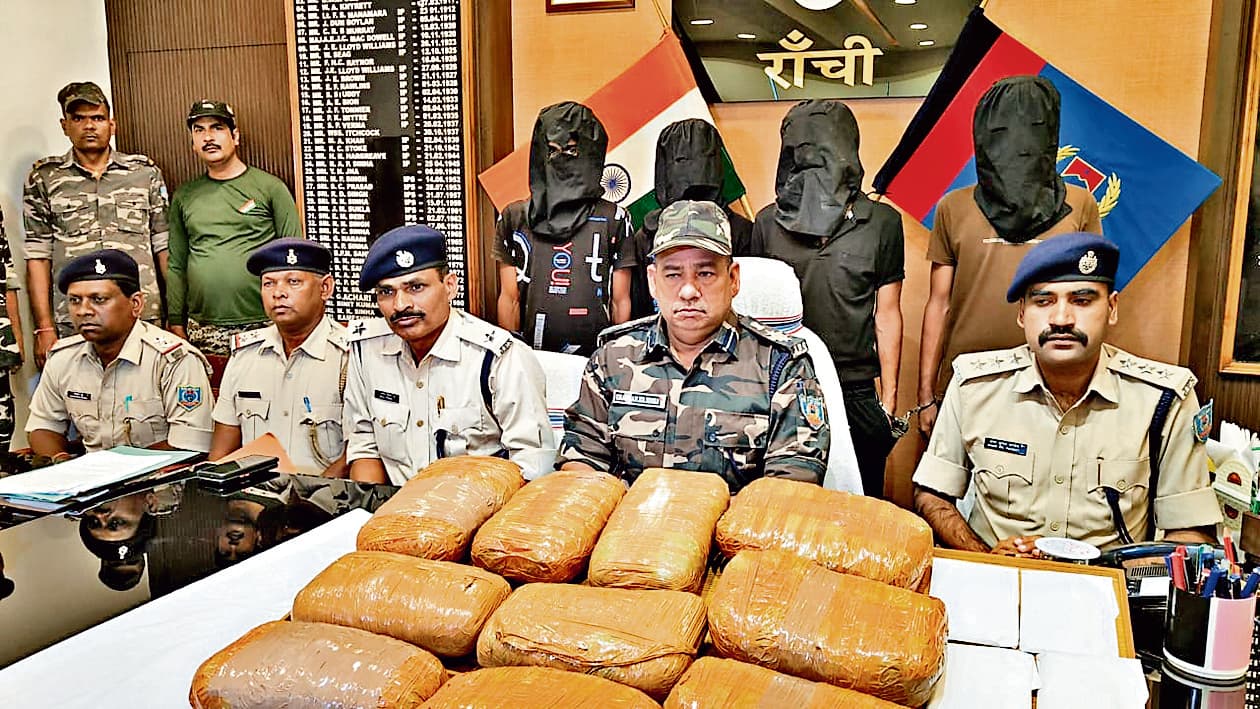 10 किलो गांजा के साथ चार तस्कर गिरफ्तार