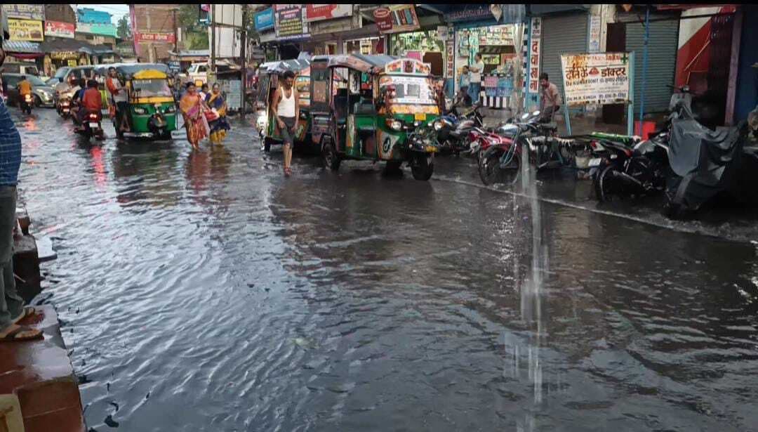 भारी बारिश से झरिया का धर्मशाला रोड हुआ जलमग्न