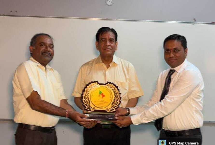 एंटी-रैगिंग ओरिएंटेशन पर डेंटल हाॅस्पिटल में व्याख्यान