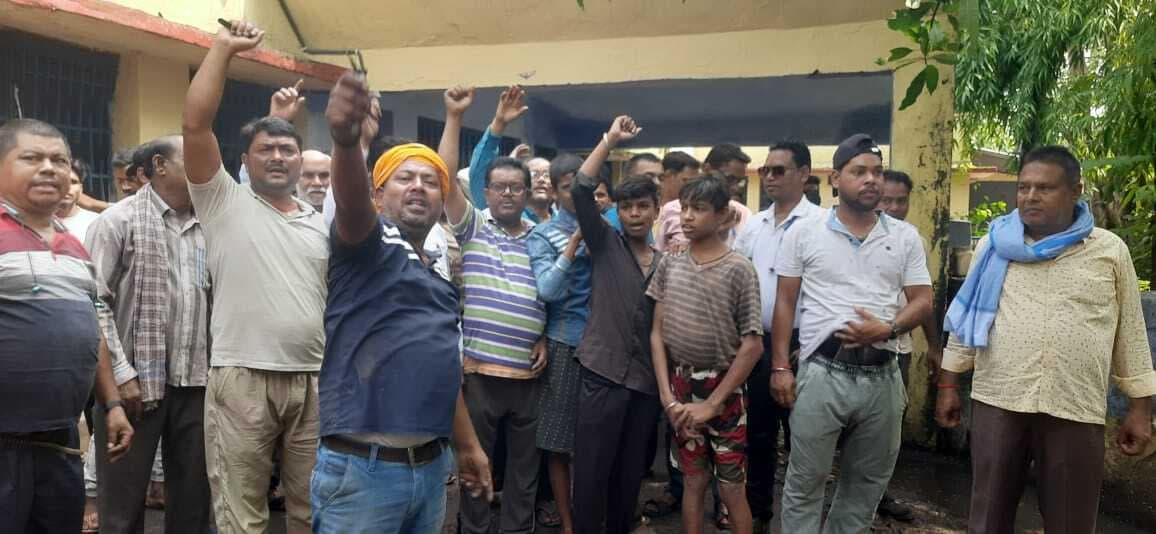 पिट वाटर के लिए वेस्ट मोदीडीह कोलियरी कार्यालय में तालाबंदी, अधिकारियों व कर्मियों को बनाया बंधक