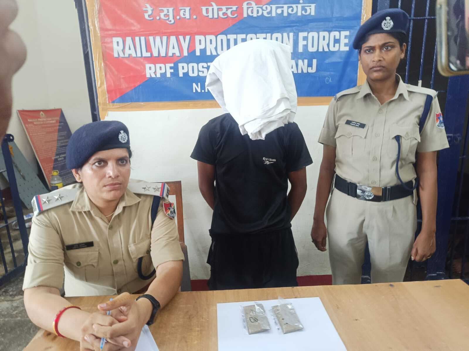 40 ग्राम मादक पदार्थ के साथ एक तस्कर गिरफ्तार