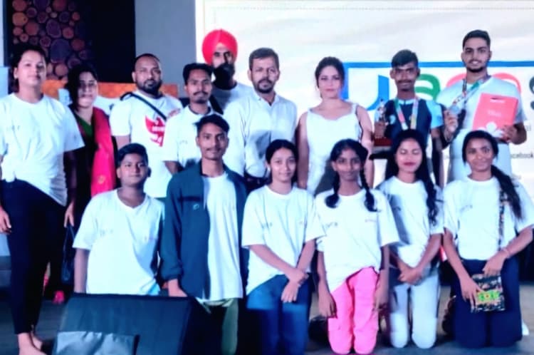 नेशनल योगासन प्रतियोगिता में रांची के मोहित ने जीता रजत