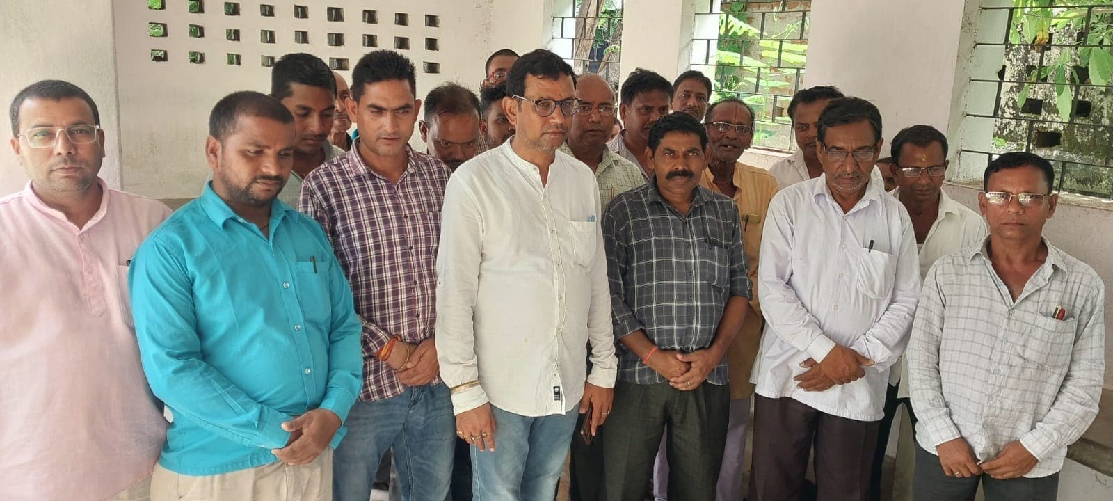 अधिवक्ता लिपिक के निधन पर जताया शोक