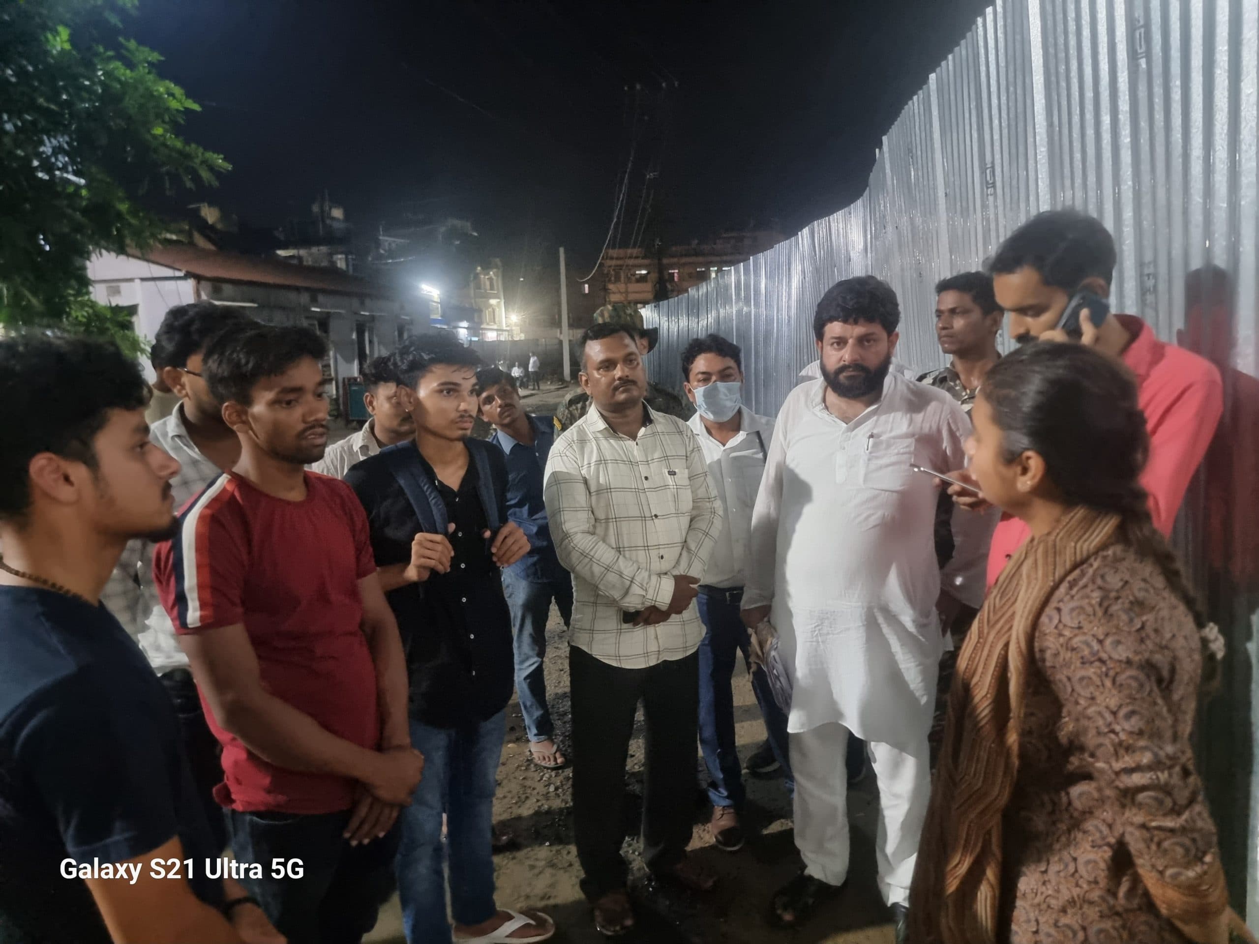 मरीजों की शिकायत पर सांसद पहुंचीं सदर अस्पताल, कर्मियों को लगायी फटकार