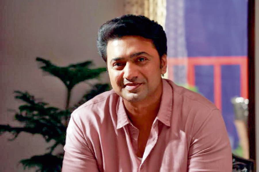 अभिनेता व सांसद देव को सीबीआइ की क्लीनचिट