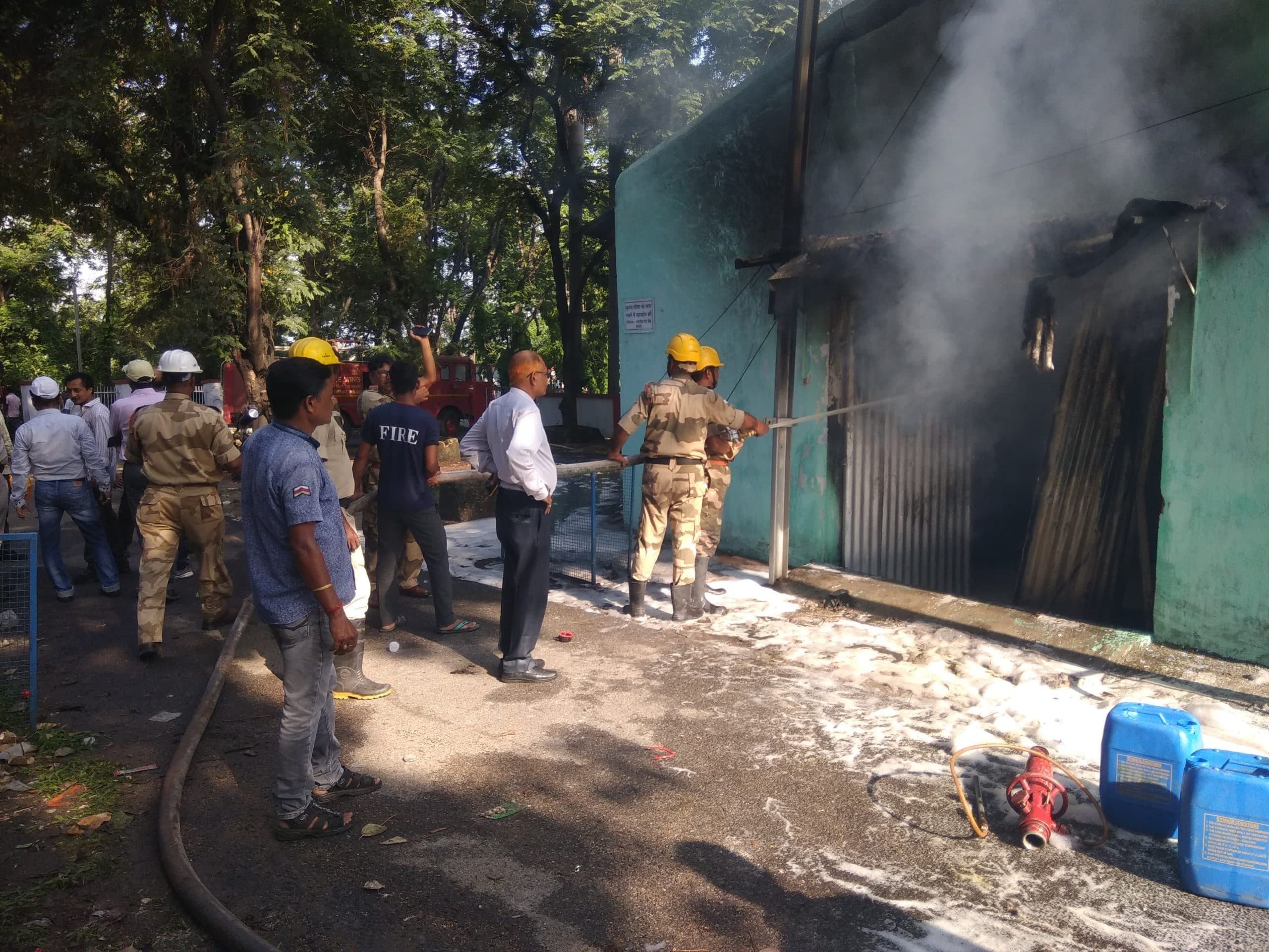 शॉर्ट-सर्किट से ट्रांसफार्मर में लगी आग, लाखों की क्षति