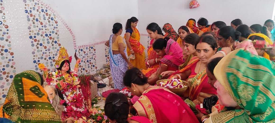 दुर्गा मंदिर में मां विपदतारिणी की धूमधाम से हुई पूजा