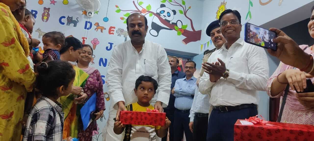 पालना घर का हुआ उद्घाटन, छह माह से पांच साल तक के बच्चों को रखने की है नि:शुल्क व्यवस्था
