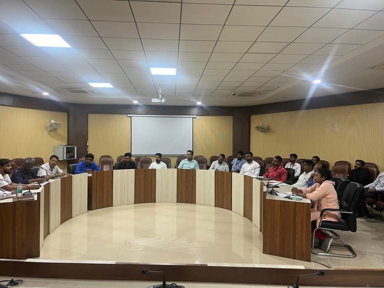स्वरोजगार से जोड़ने के लिए युवाओं को प्रशिक्षण देने का निर्णय