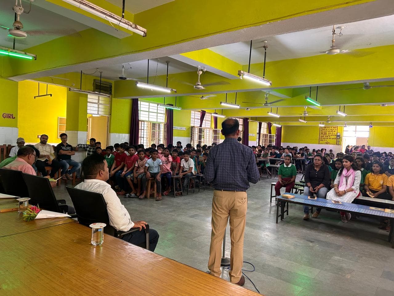 नवोदय विद्यालय के छात्रों ने सीखे मिट्टी जांच के तरीके