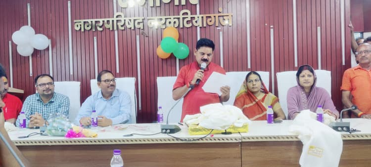 नरकटियागंज के विकास का खीचें खाका, हर संभव की होगी मदद : सतीश चन्द्र