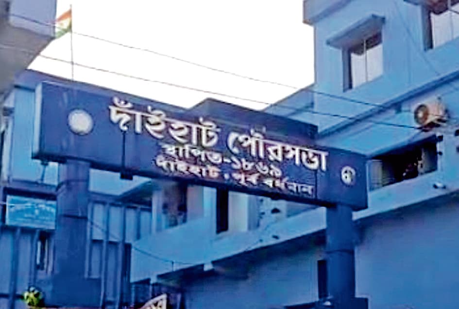 दाइहाट नपा में चेयरमैन के खिलाफ बगावत