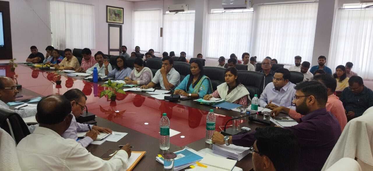 अवैध खनन के खिलाफ सख्ती से करें कार्रवाई