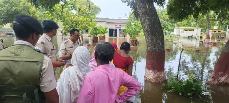 पुलिस मुख्यालय कार्यालय व पुलिस लाइन परिसर में जलजमाव से काम हो रहा प्रभावित