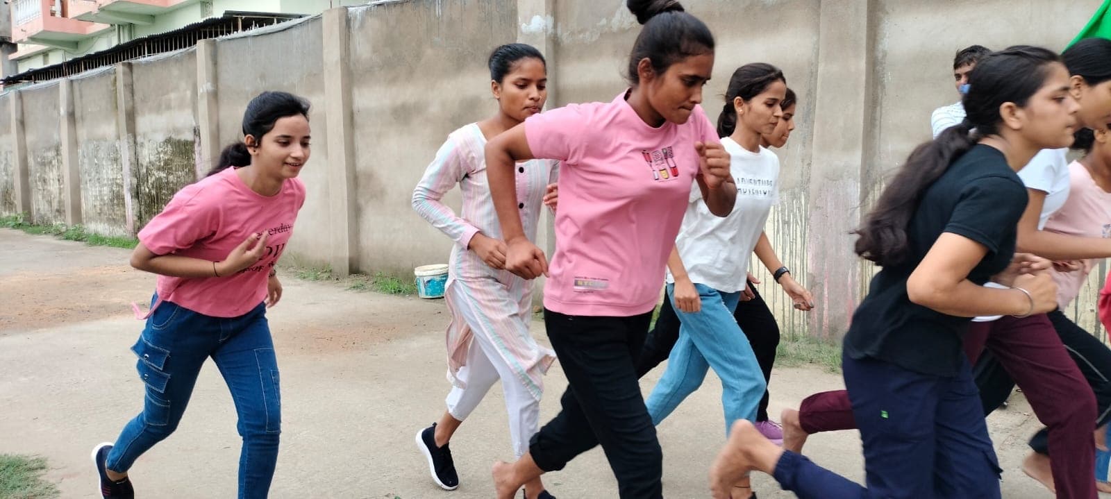 मैराथन दौड़ में कुंदन व पल्लवी ने मारी बाजी