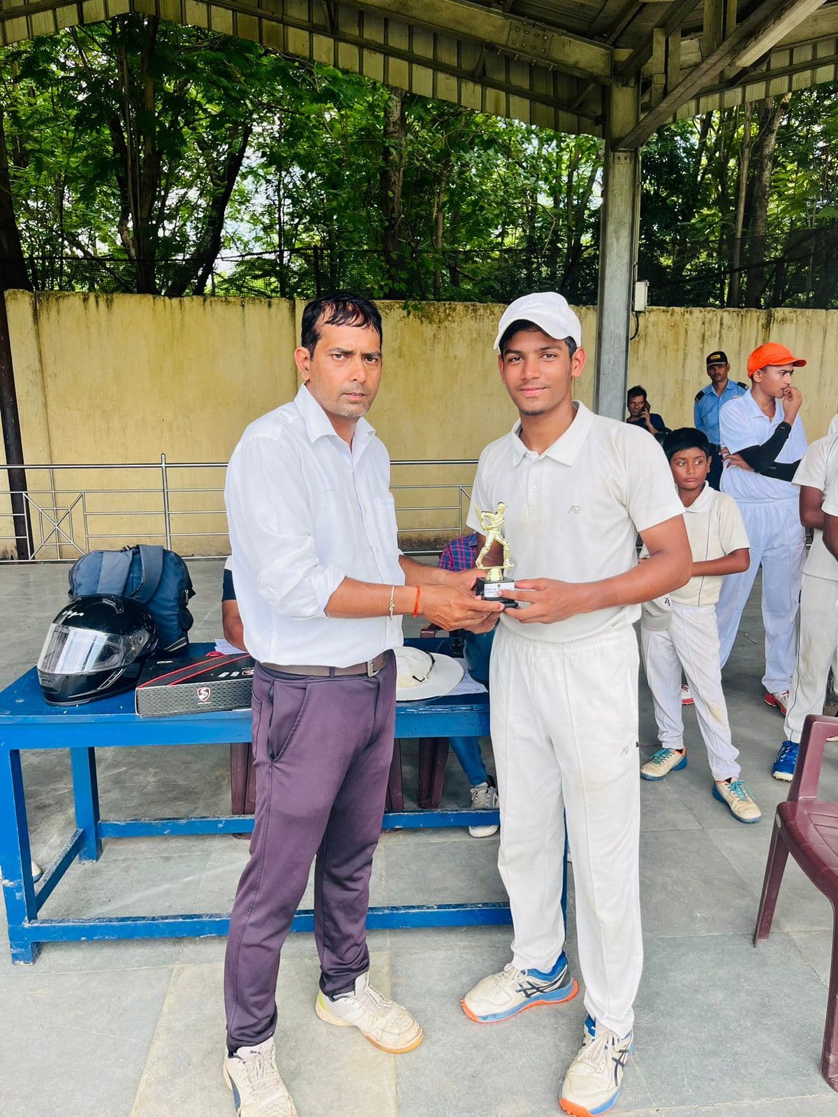 दिव्यम चौधरी का अर्धशतक, चिन्मया विद्यालय जीता