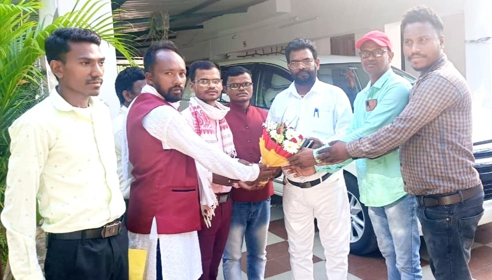 भारत जकात मांझी परगना महाल समाज ने सीएम व शिक्षा मंत्री को सौंपा ज्ञापन