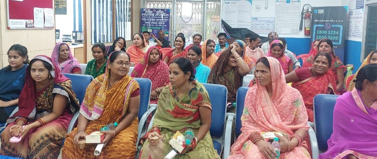 वित्तीय लेनदेन में डिजिटल तकनीक अपनाने पर बल