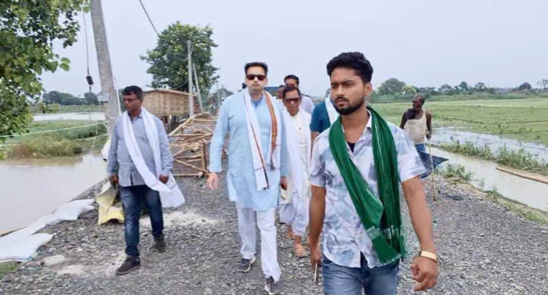 विधायक ने पूर्वी कोसी तटबंध का किया निरीक्षण