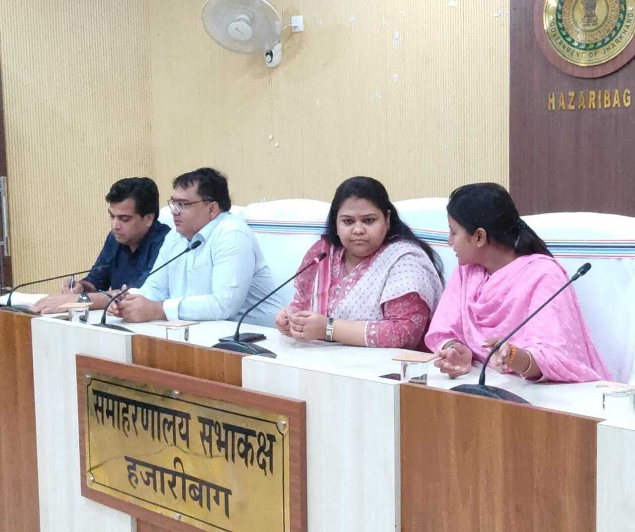 रैयतों की समस्याओं को लेकर सजग है प्रशासन : डीसी