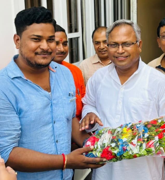 पूर्व आइएएस अधिकारी के जदयू में शामिल होने पर जताया हर्ष