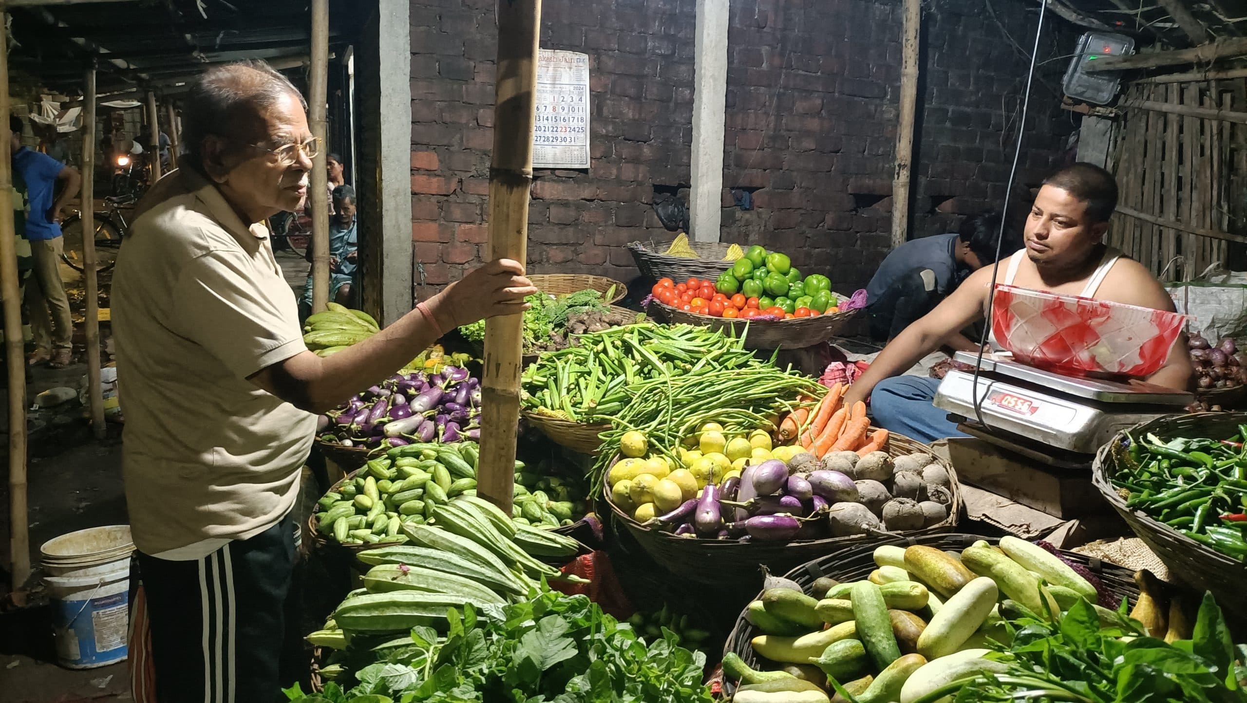 महंगी हुई सब्जियां,बिगड़ा आम आदमी के किचन का बजट
