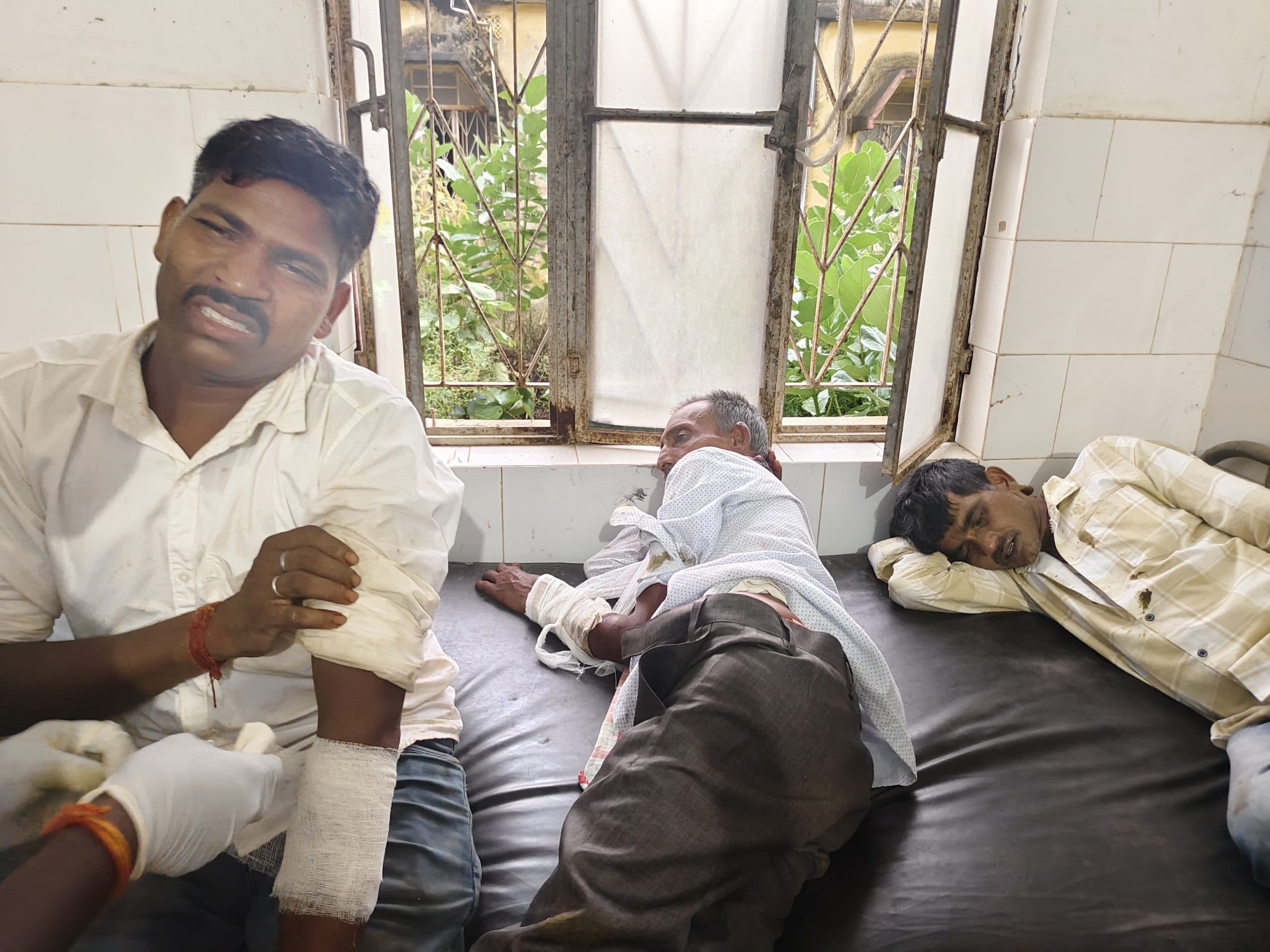 चूटोनाथ से पूजा कर वापस लौट रहे श्रद्धालुओं की ऑटो पलटी, पांच लोग घायल