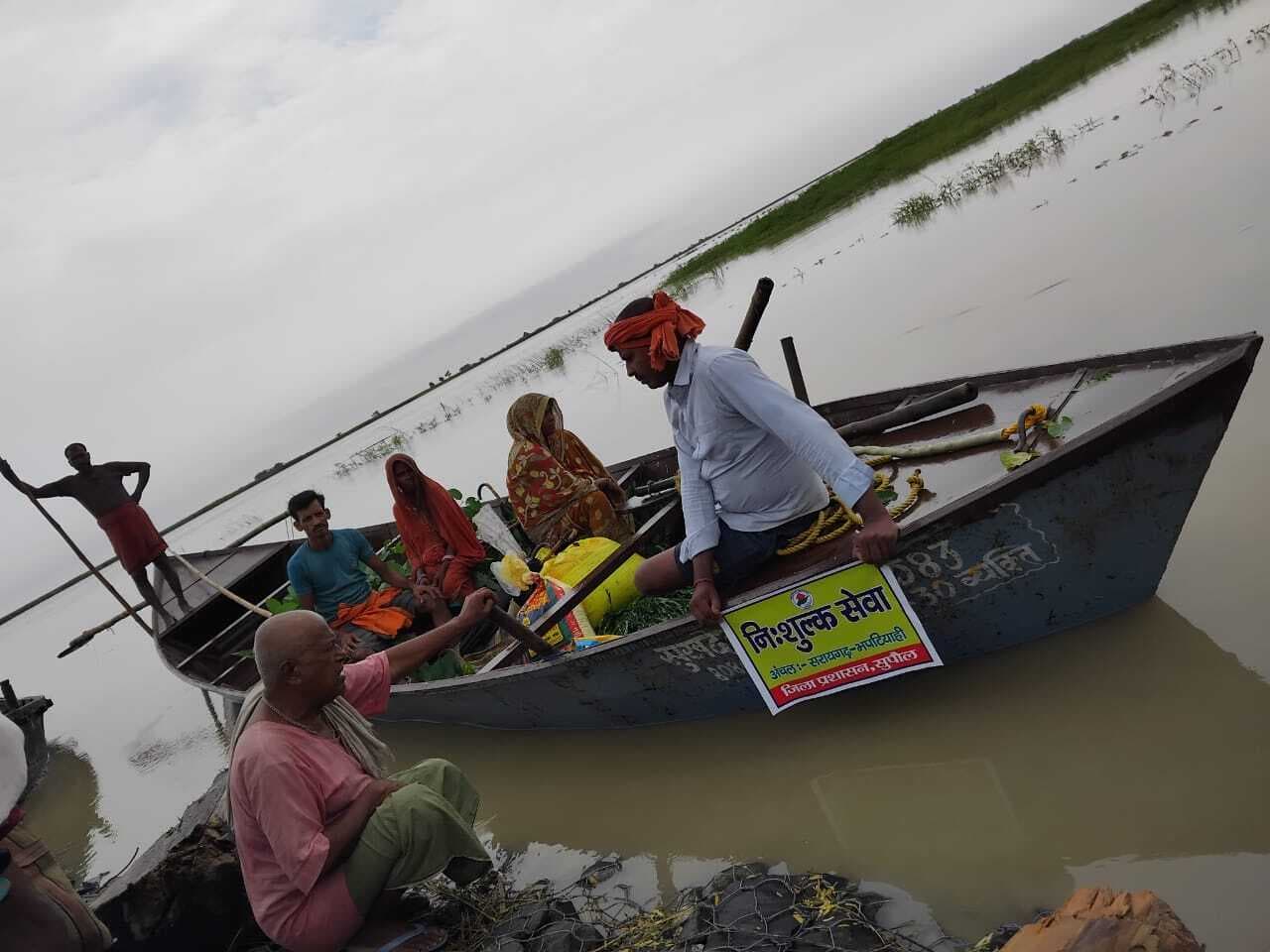 चिह्नित घाटों पर बहाल की गयीं 163 नाव