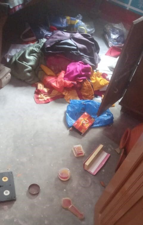 घर का ताला तोड़कर चोरों ने उड़ाये सात लाख की संपत्ति