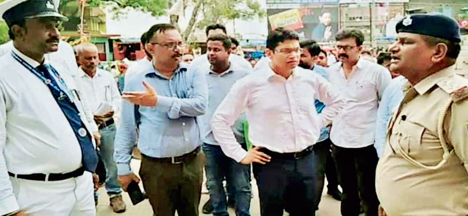 बाढ. डीआरएम ने बाढ़ स्टेशन का किया औचक निरीक्षण, दिये निर्देश