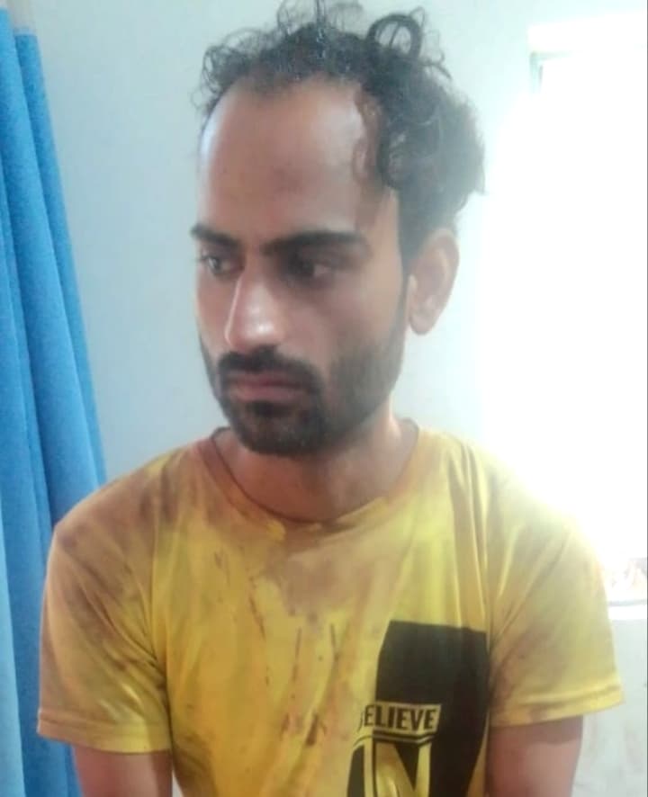 बेलकप्पी गांव में युवक के साथ मारपीट व छिनतई