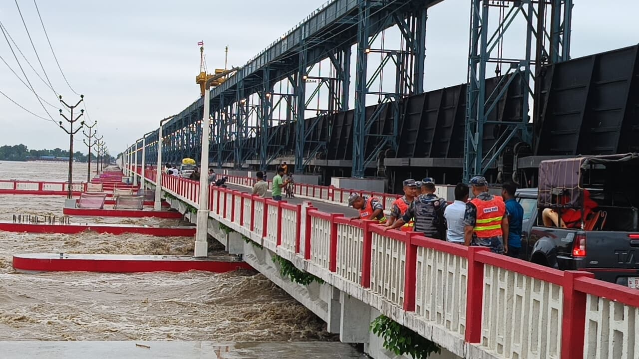 कोसी नदी के जलस्तर मे कमी, 64.95 किमी पर बाढ़ संघर्षनात्मक कार्य जारी