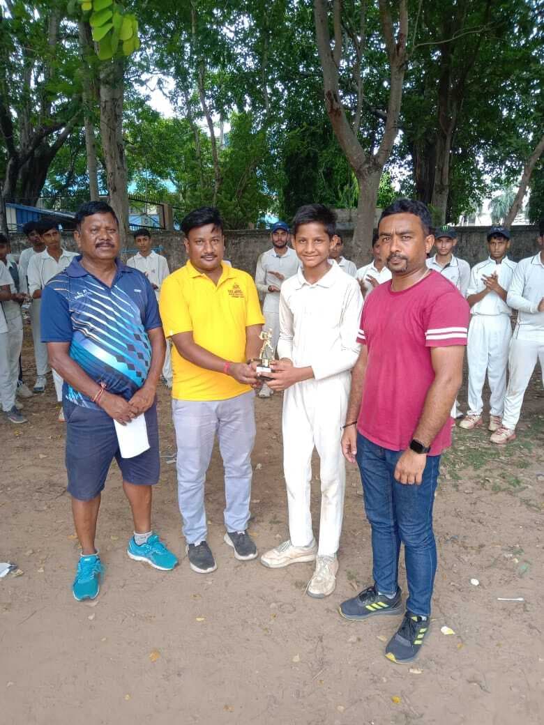 सत्यम, इमरान और कृष्णा का शानदार प्रदर्शन, जुस्को स्कूल जीता